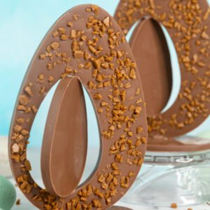 Image of the crunchy Butterscotch milk chocolate Egg