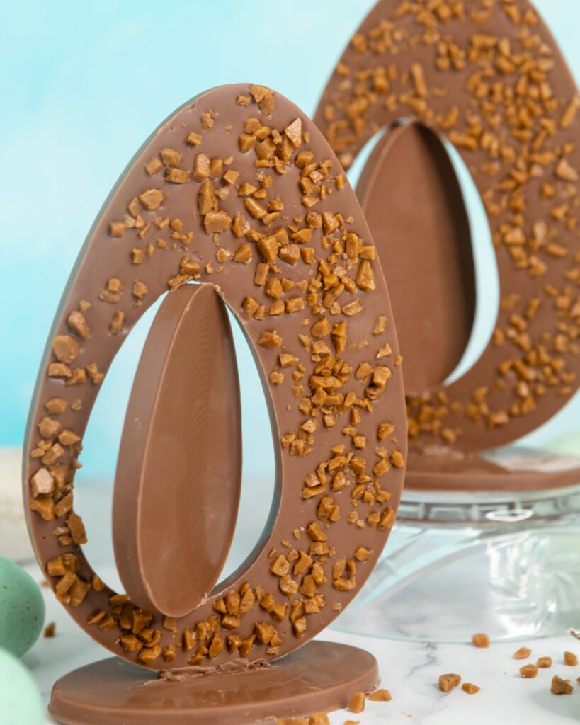 Image of the crunchy Butterscotch milk chocolate Egg